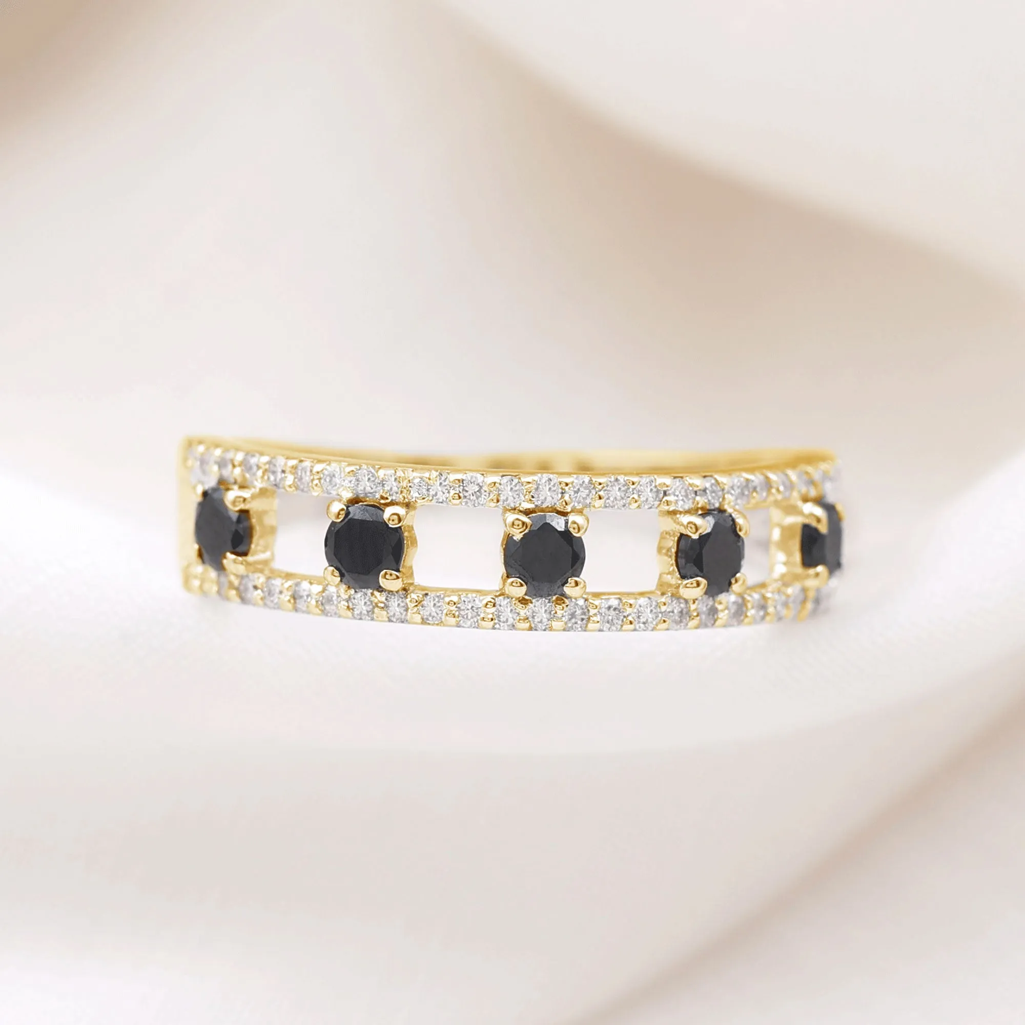 1 CT Classic Black Onyx and Diamond Band Ring