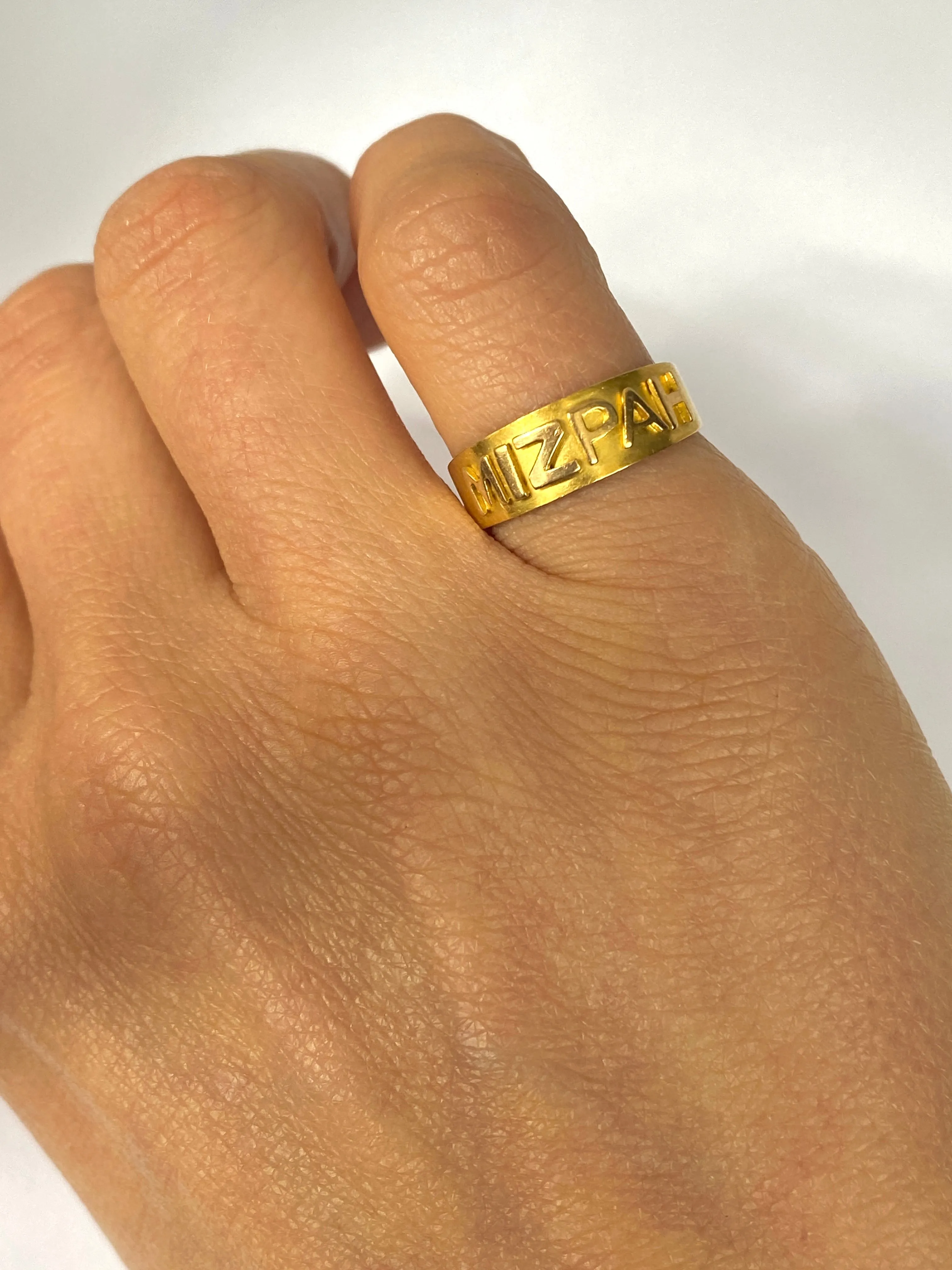 18ct Gold Antique, Victorian Mizpah Ring, Hallmarked, Birmingham 18ct Gold, 1892