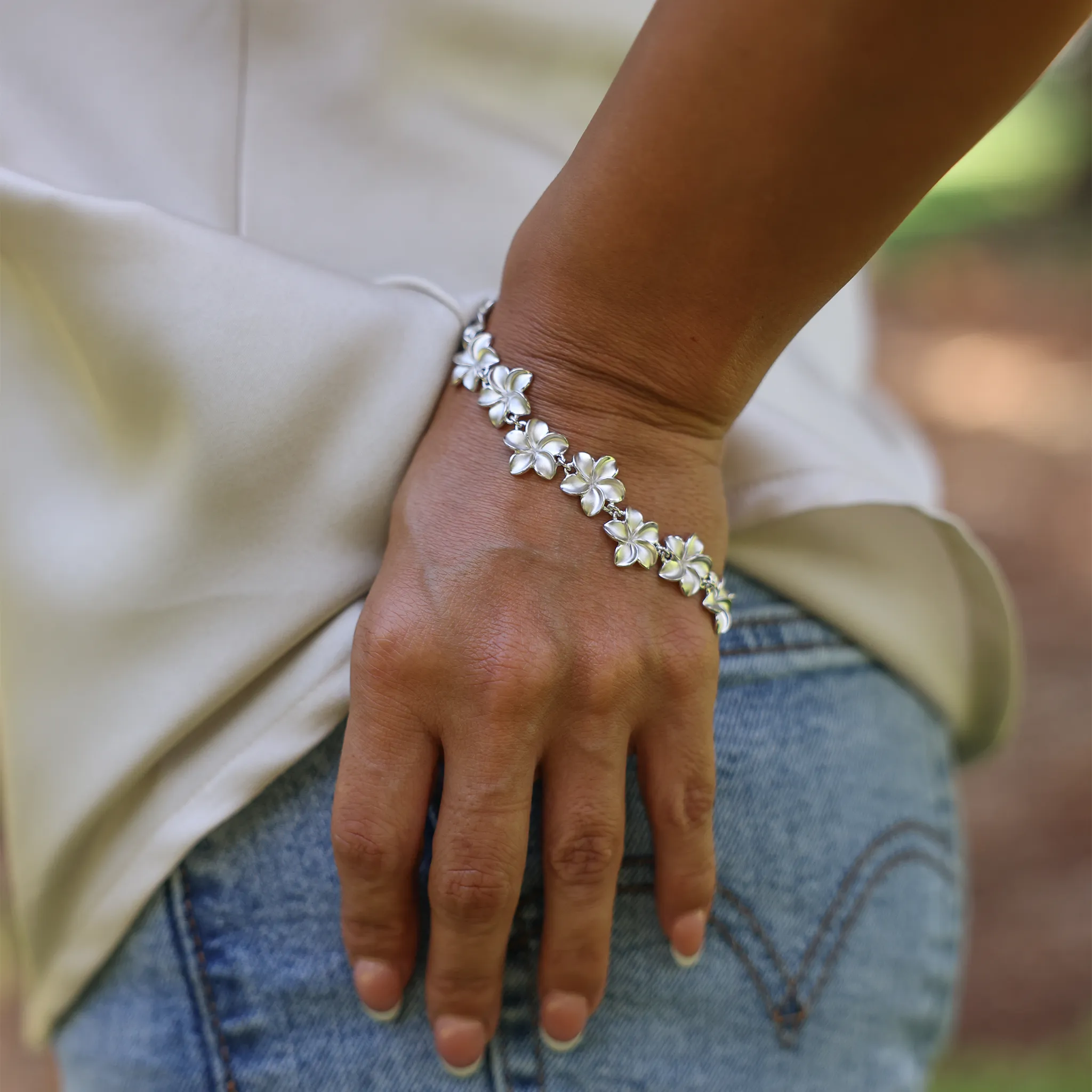 7.75-8" Plumeria Bracelet in Sterling Silver - 13mm