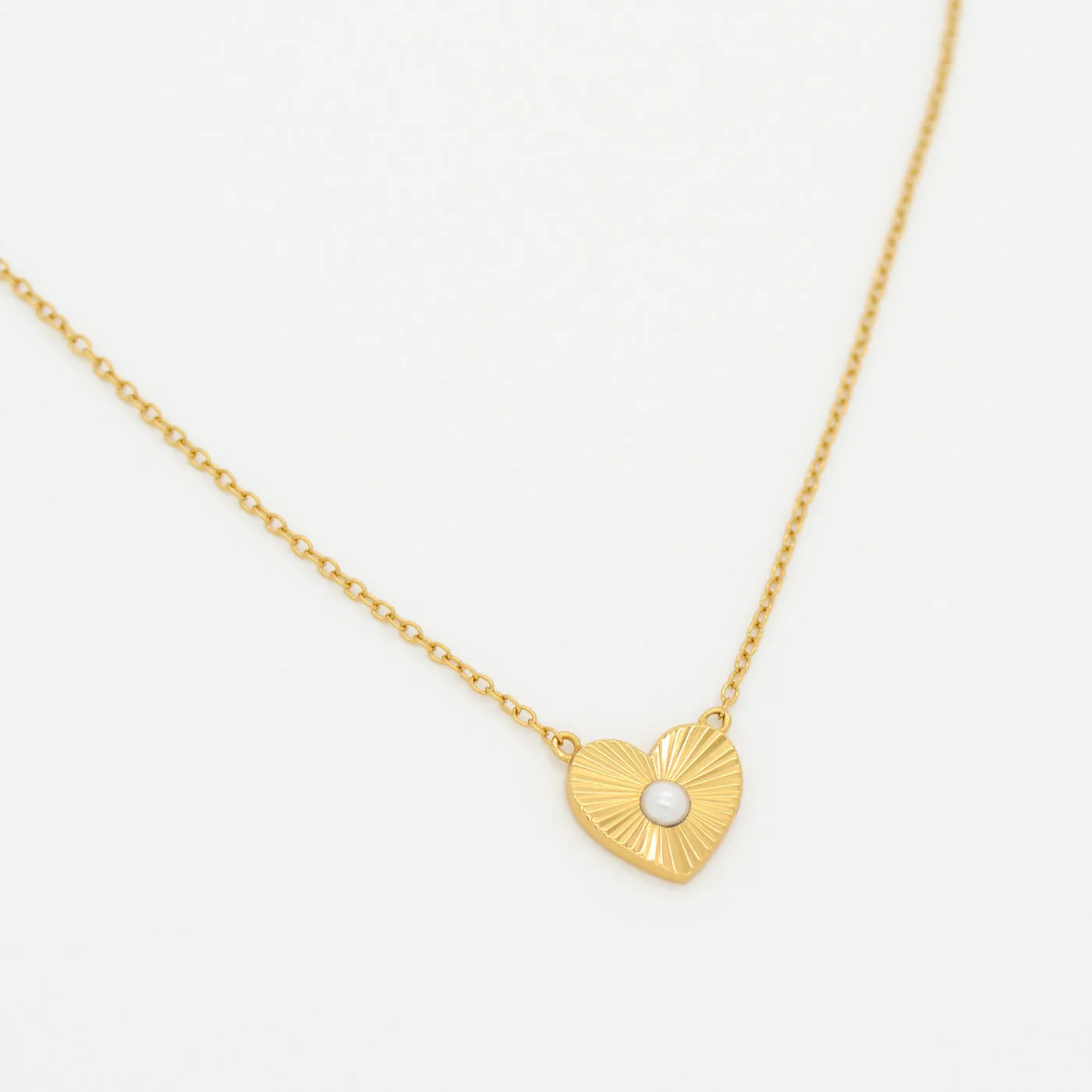 AU79 Hazel Heart Pearl Necklace