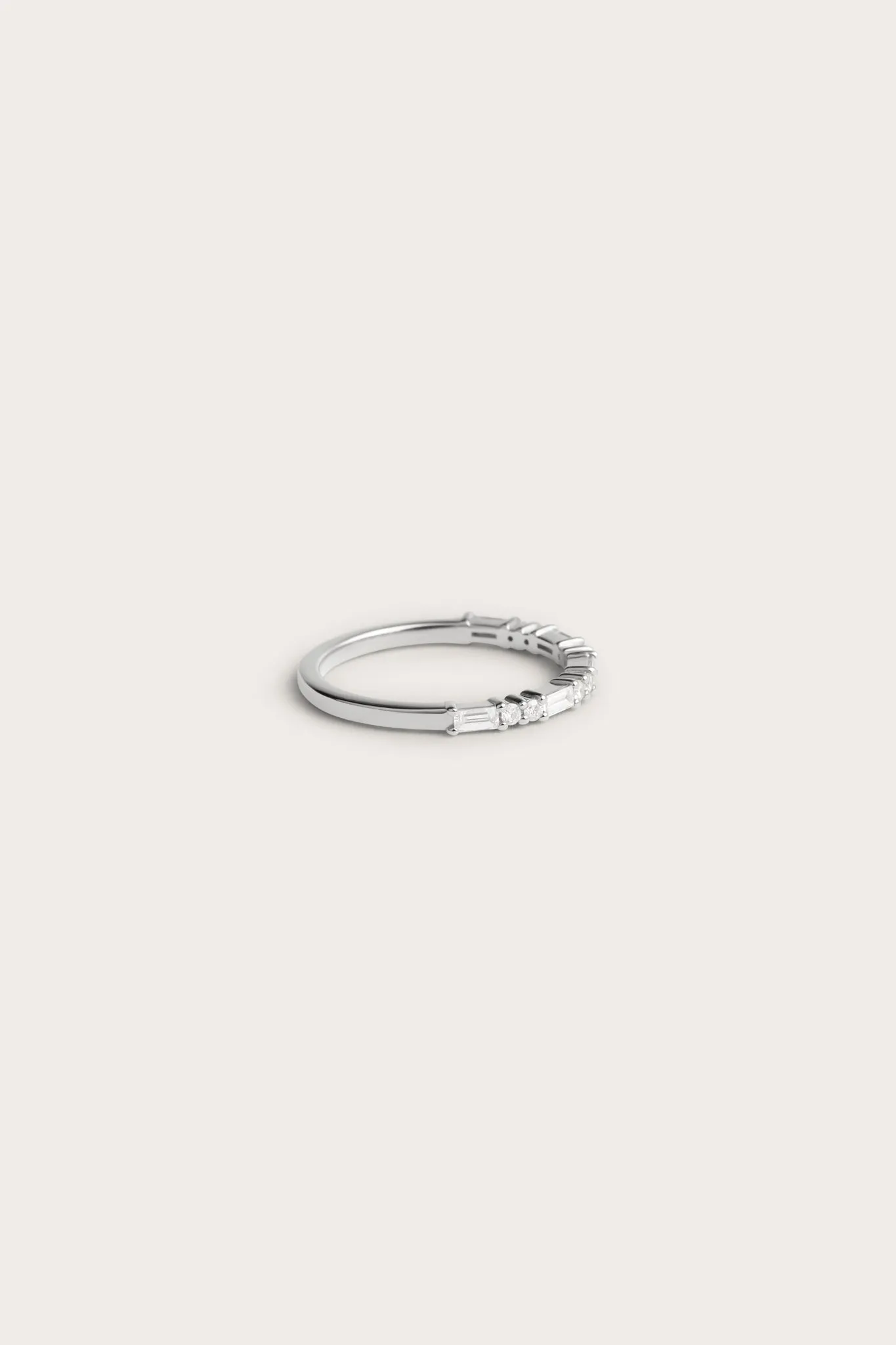 Baguette & Round Diamond Ring