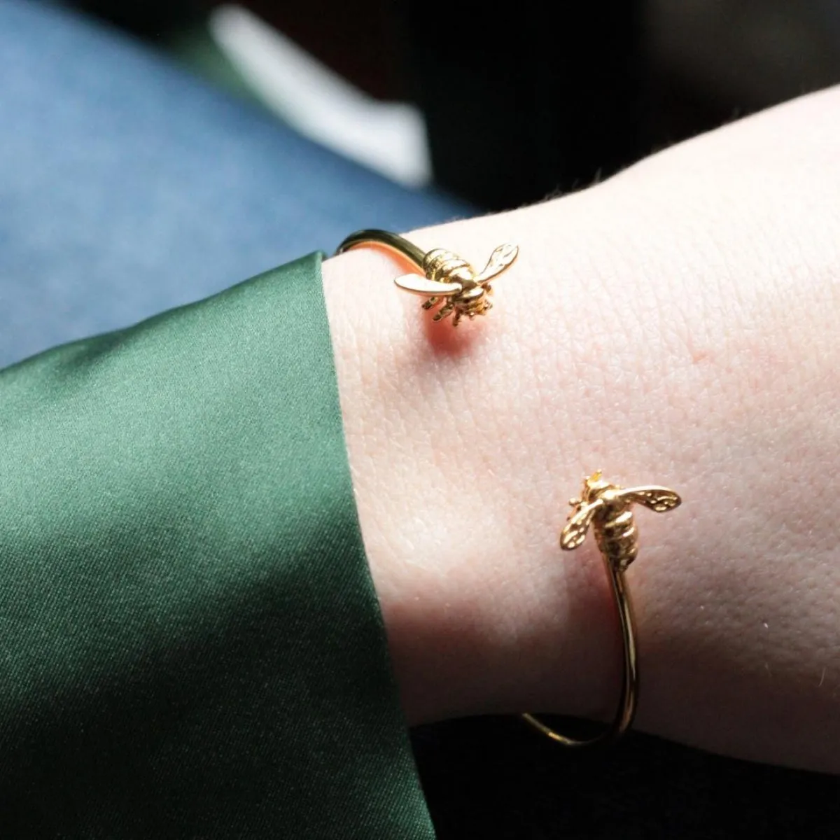 Bumble Bee Bangle - Gold