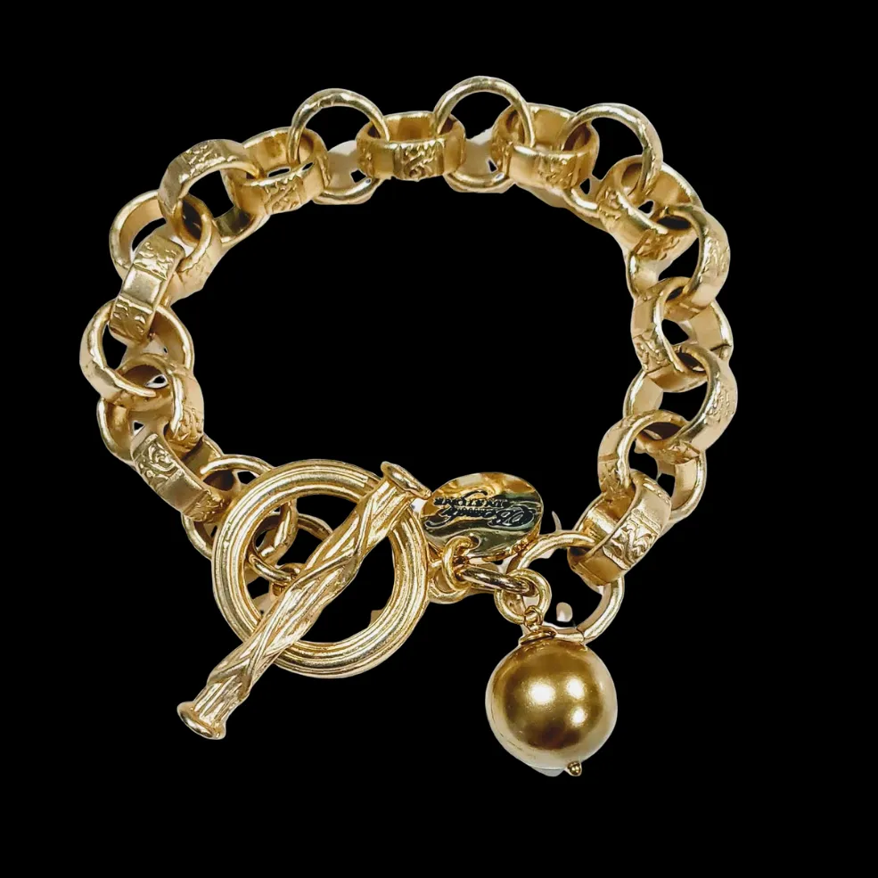 Chain Link Bracelet With Gold Pearl