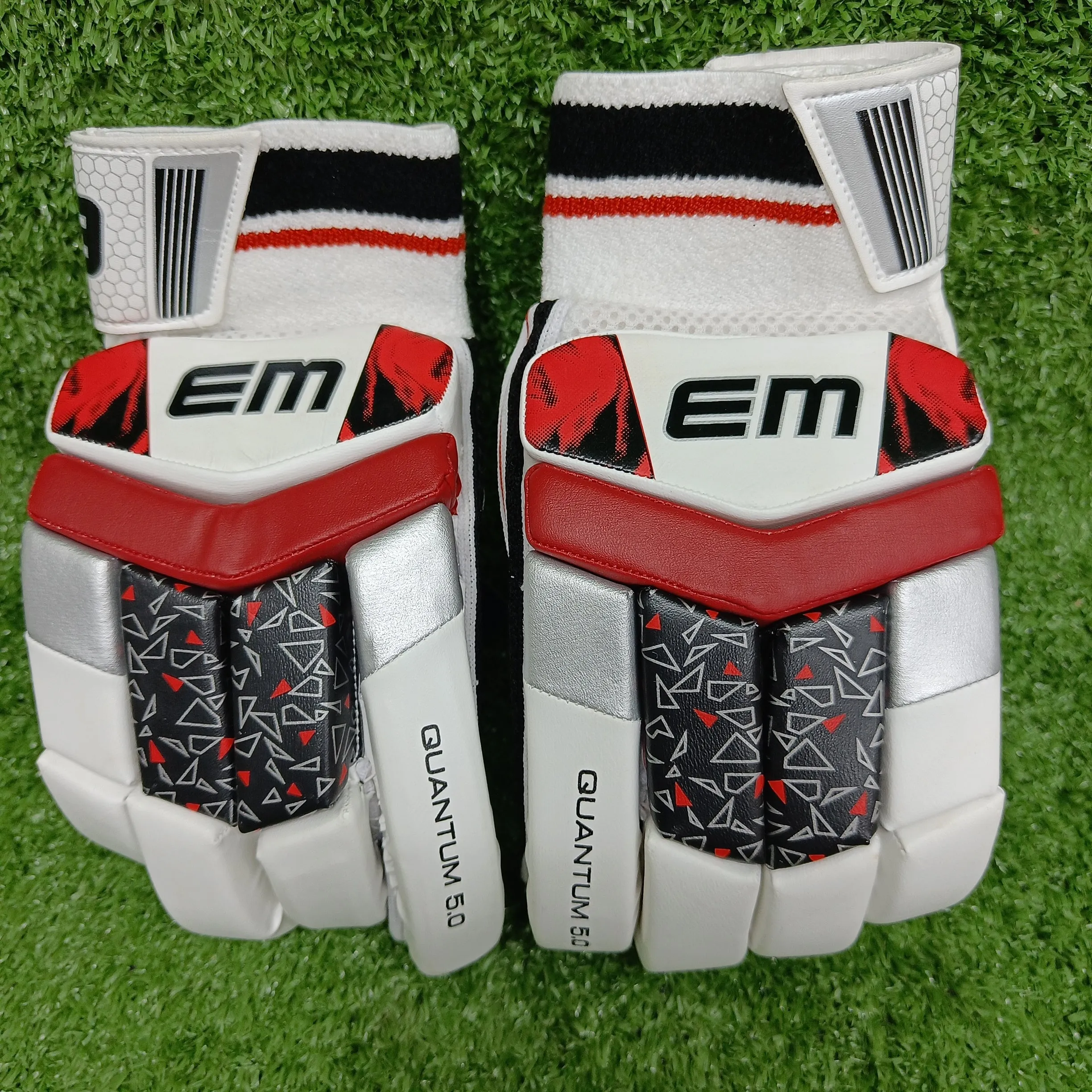 EM Quantum 5.0 Junior / Youth Cricket Batting Gloves