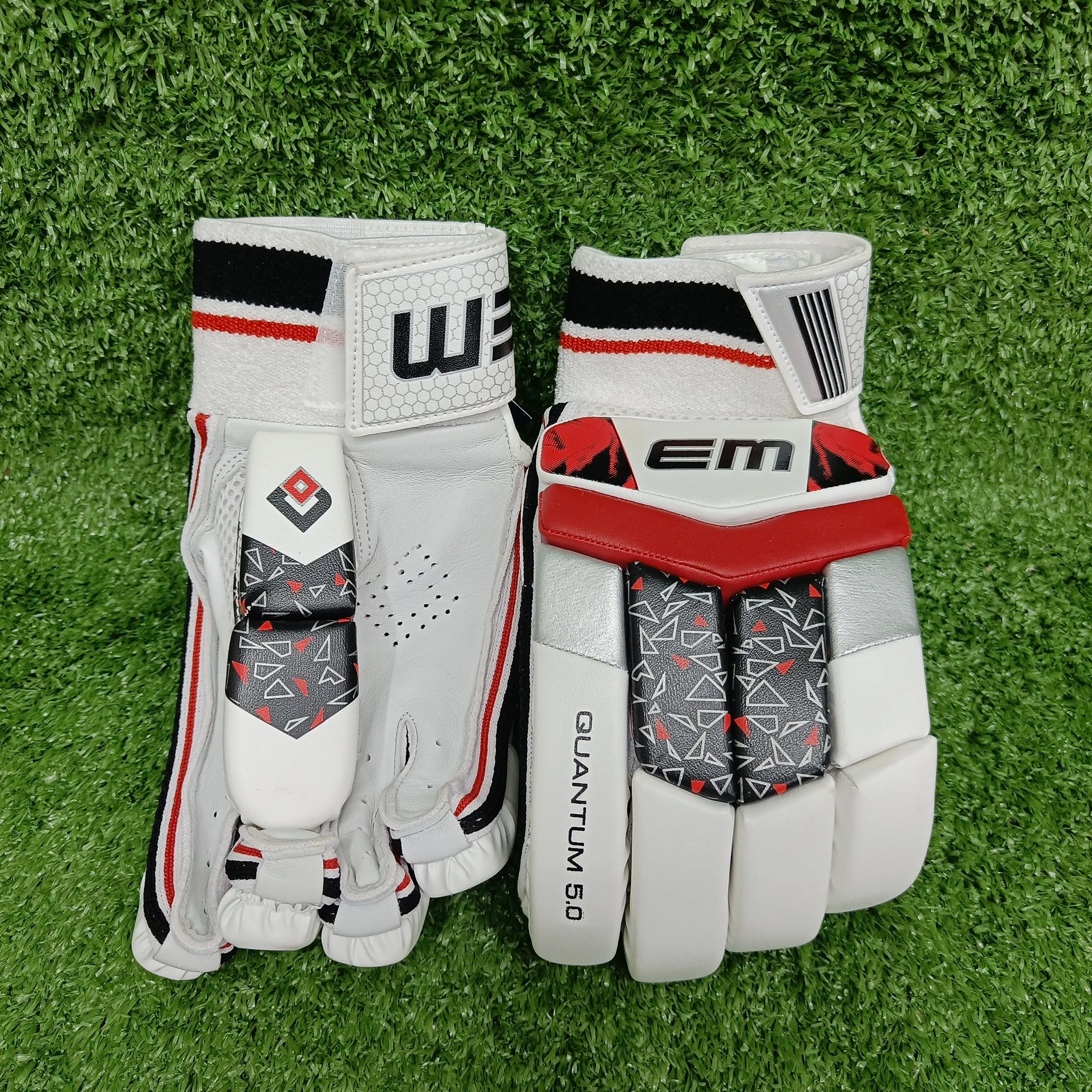 EM Quantum 5.0 Junior / Youth Cricket Batting Gloves