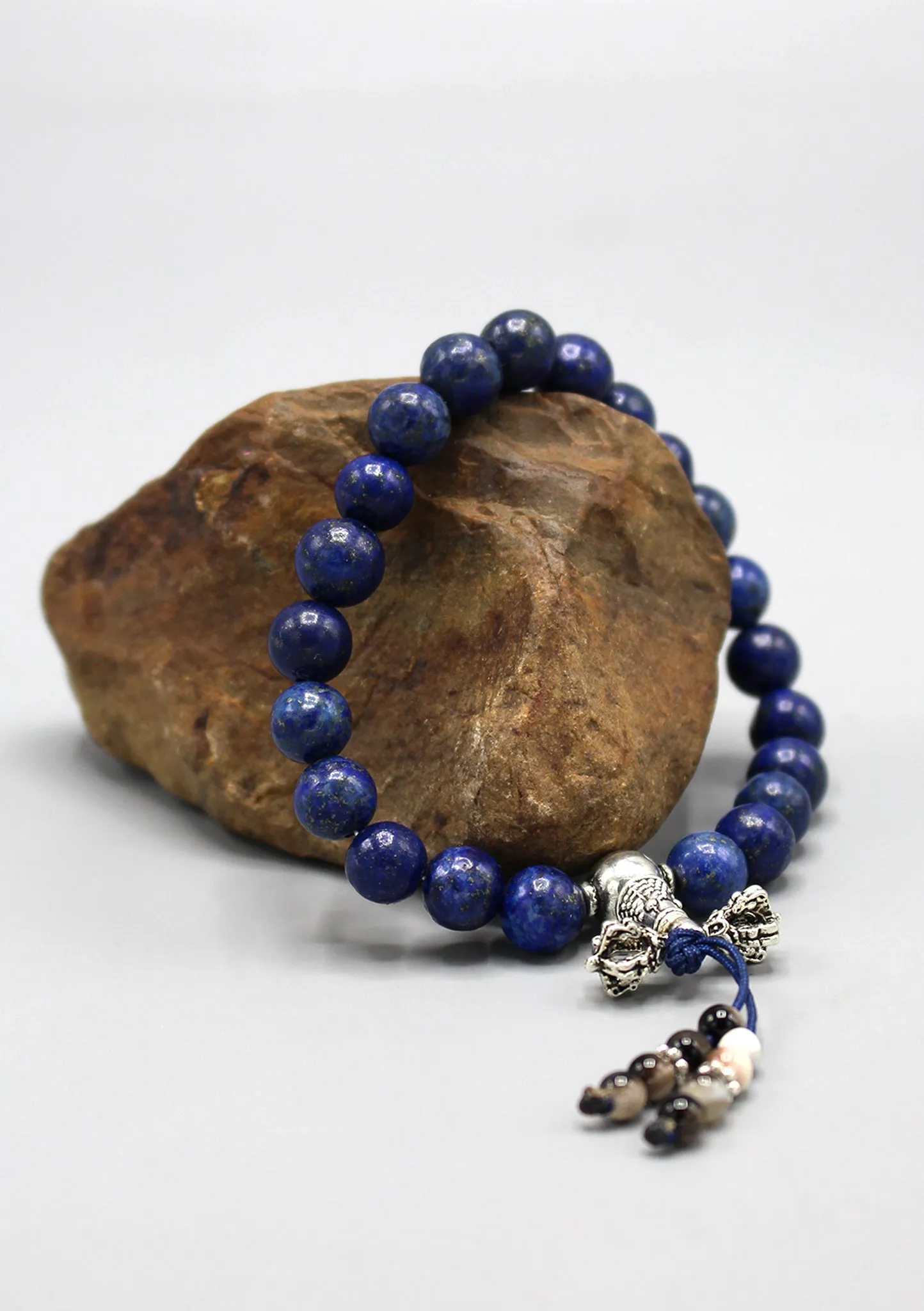 Lapislazuli Bracelet with Dorjee Guru Bead