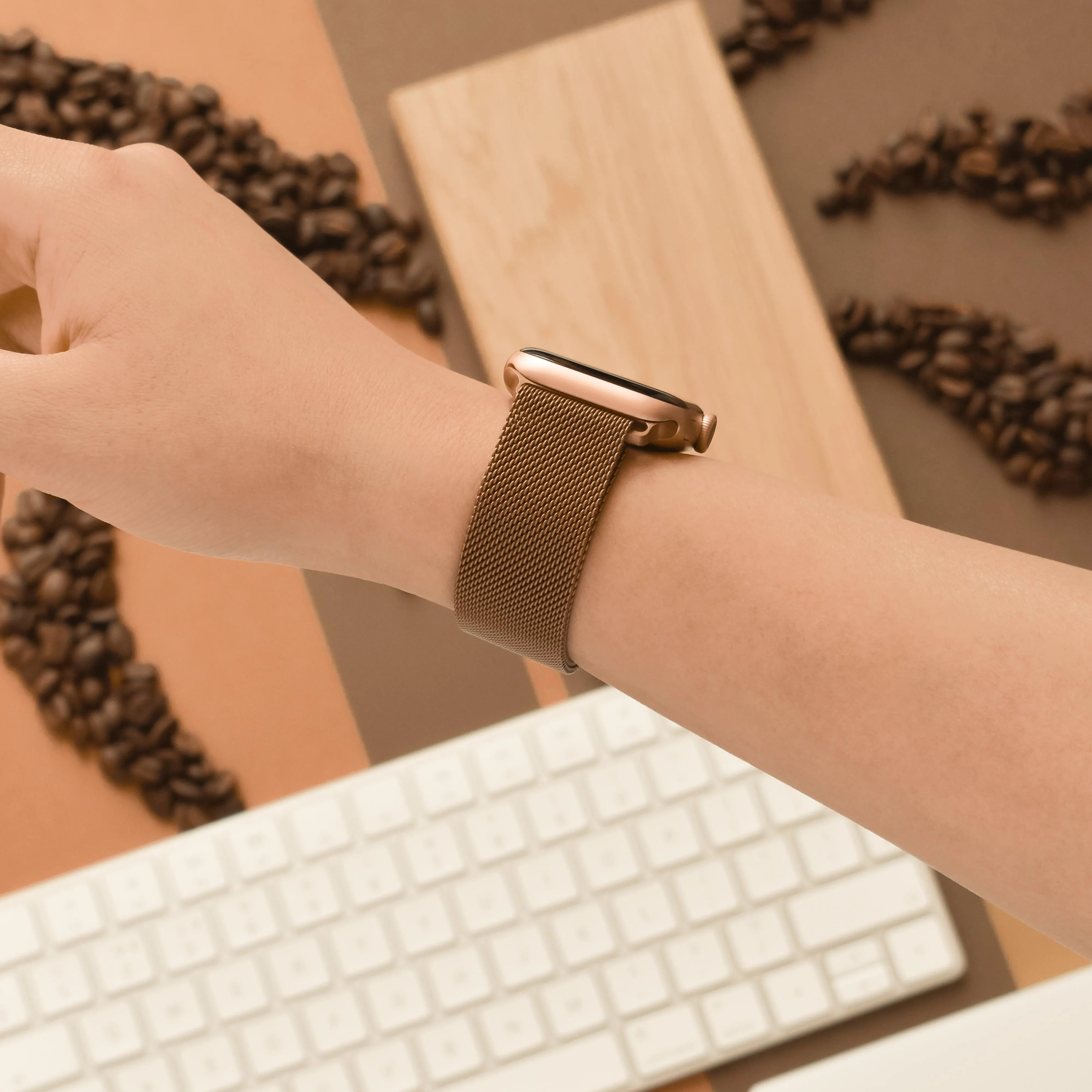 Magnetic Chain Apple Watch Strap - Coffee