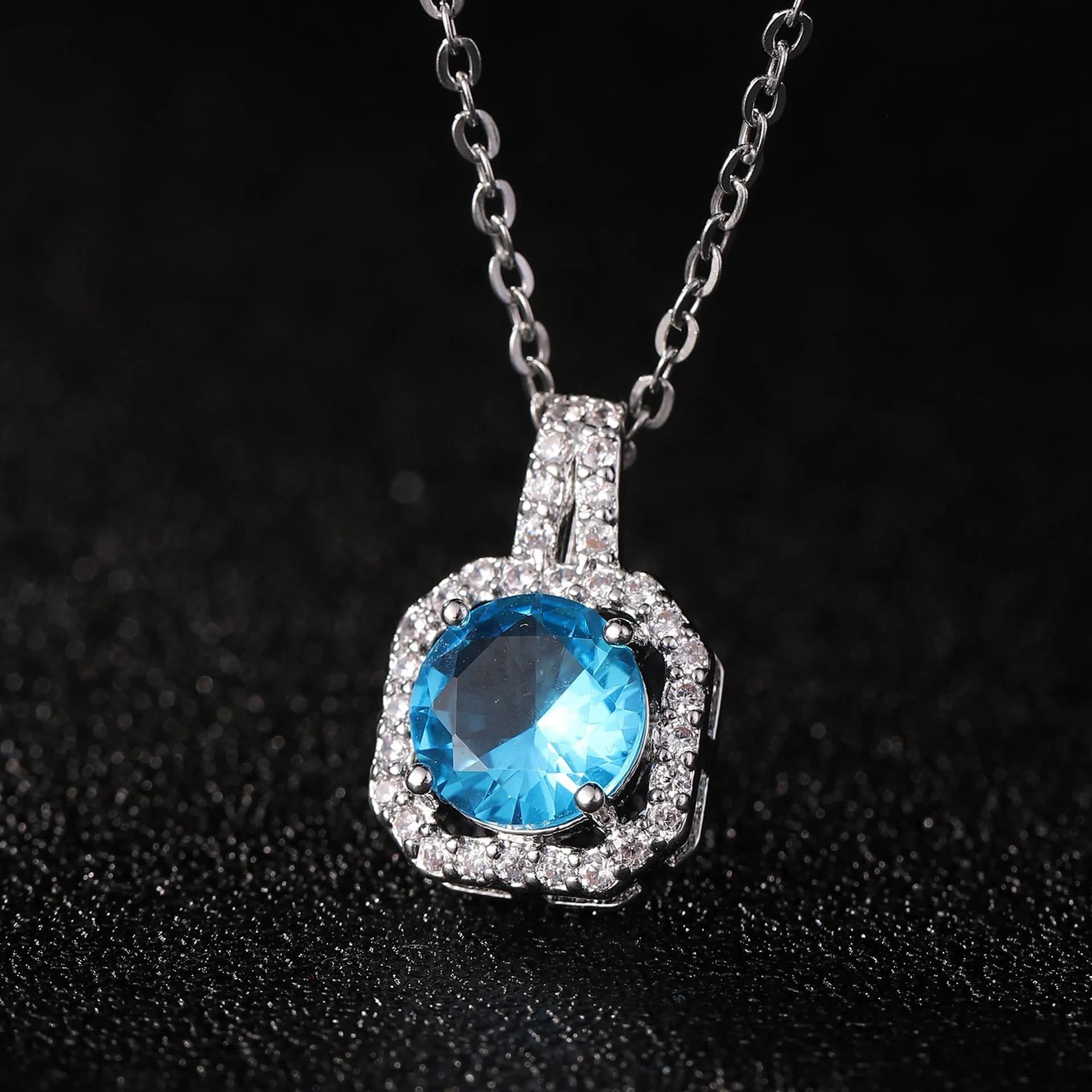 Perfume Bottle Pendant Necklace Women's Full Diamond