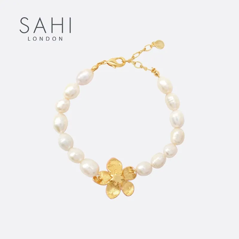 Sahi Pearl & Lily Flower Charm Bracelet