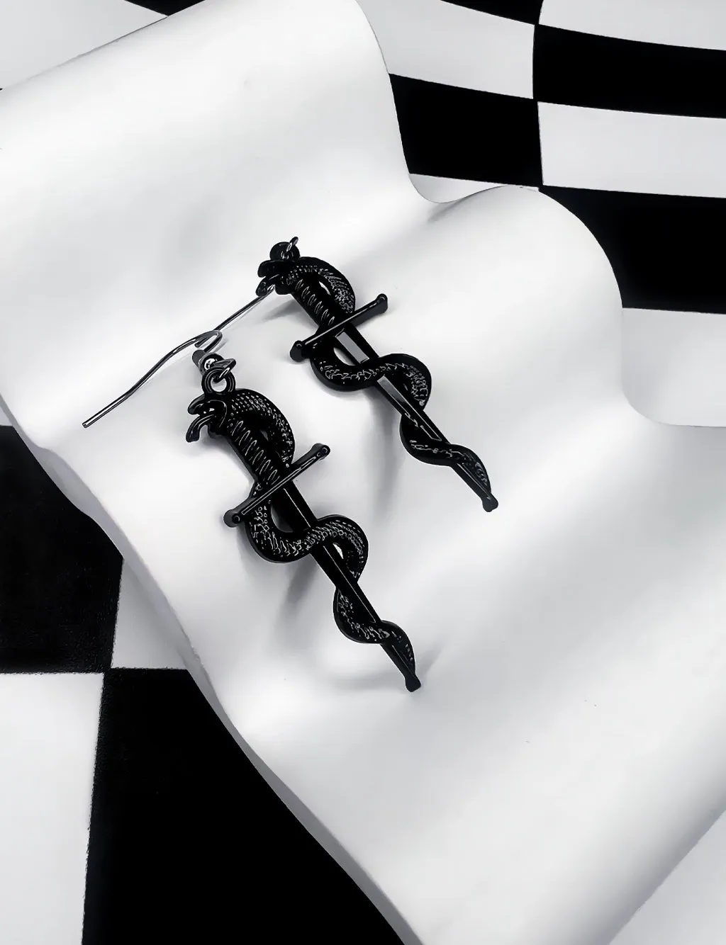 SERPENTS SLAY EARRINGS - BLACK