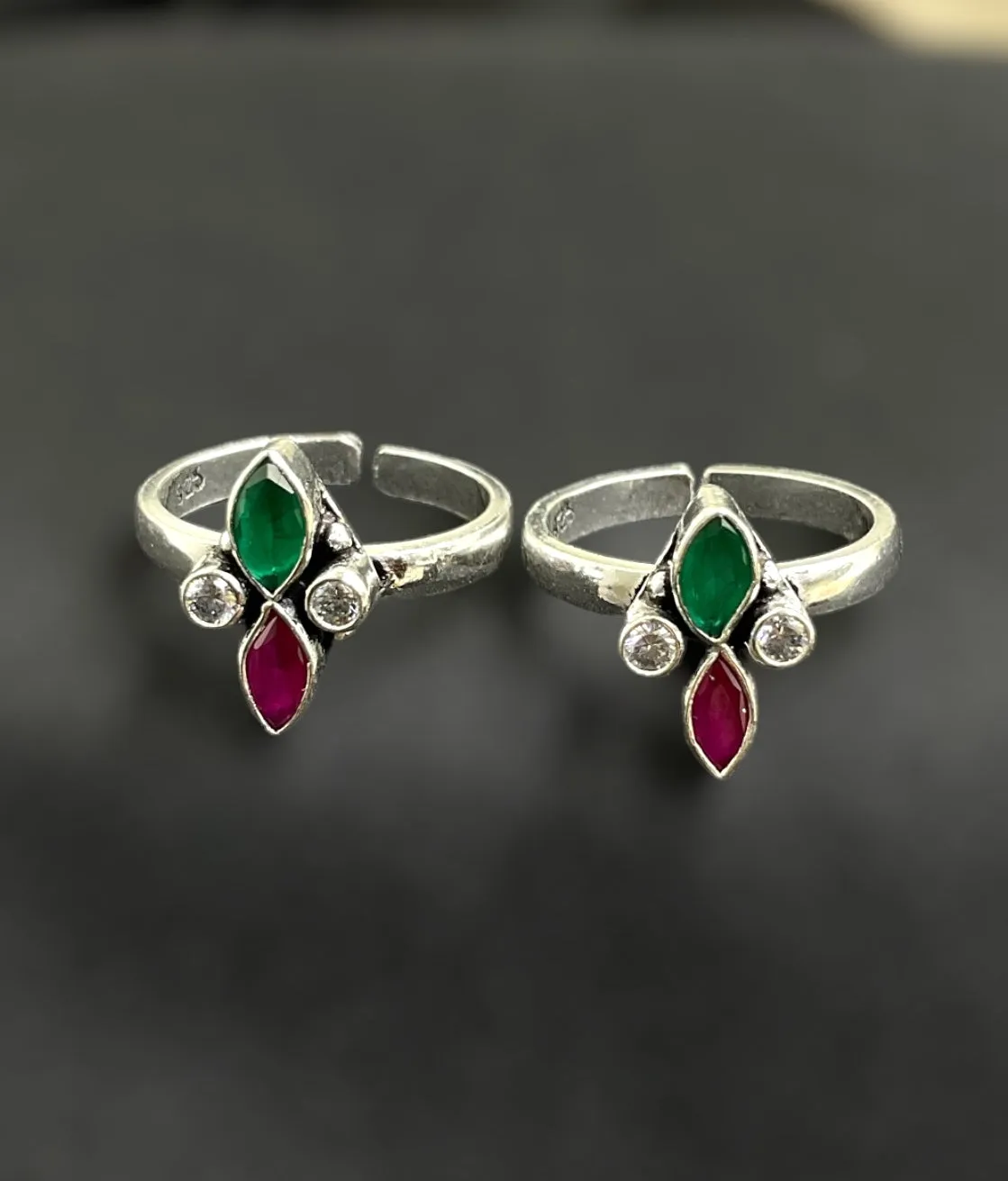 The Arshita Gemstone Silver Toe-Rings