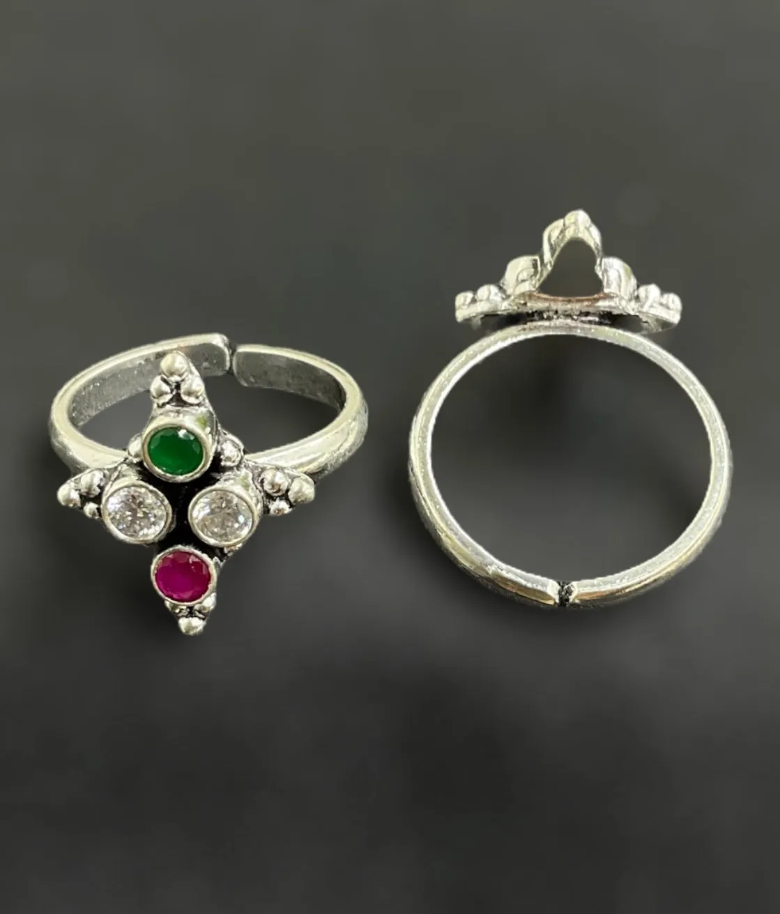 The Rajanila Silver Gemstone Toe-Rings