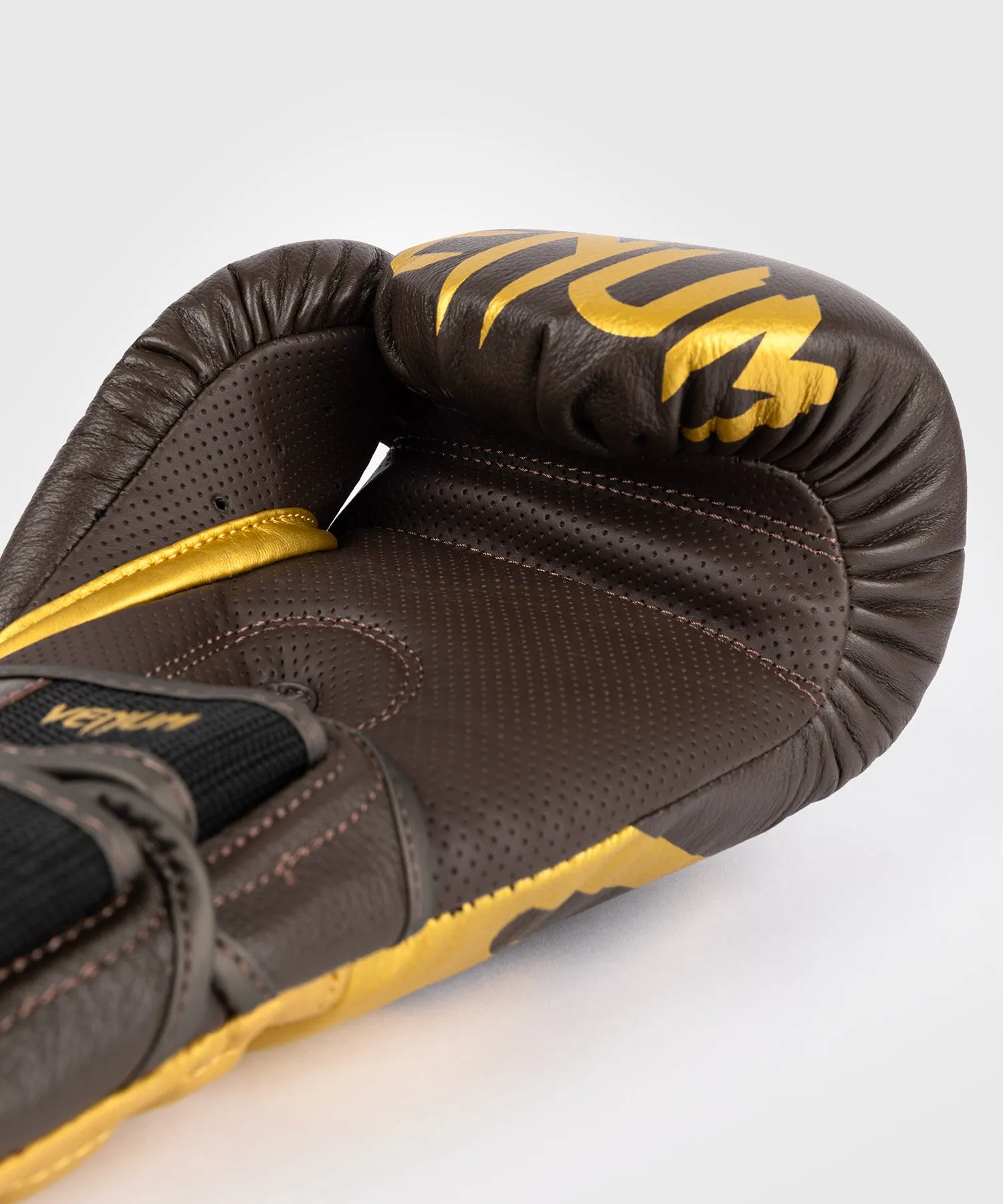 Venum Reverso Boxing Gloves - Chocolate / Gold